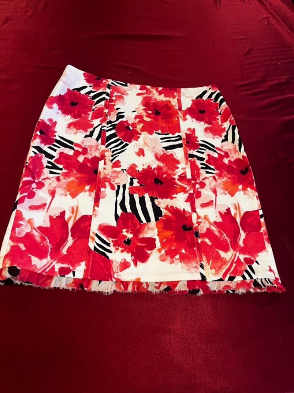 White House Black Market Lined Floral Printed Skirt Size 6